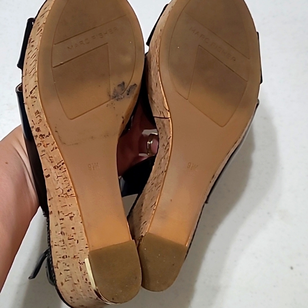 Marc Fisher black patent open-toe wedge sandals size 9.5 - Picture 7 of 11